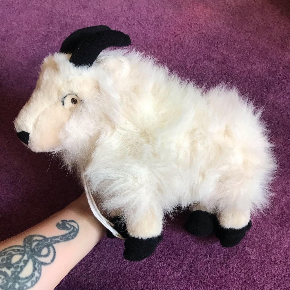 Mountain goat plush toy fluffy white realistic stuffed animal K&M international